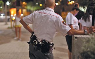 Israeli security guards now required to leave guns at work