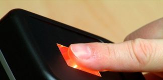 Airline tests system that identifies passengers using a thumb scan