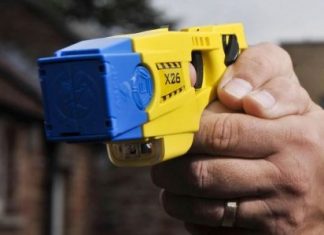 Delhi Police to get stun guns to keep them safe on duty