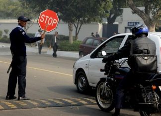 Karnataka police issue ID Cards to private security guards