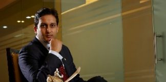 SIS open to buys in security biz