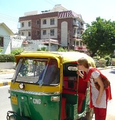 AAP Govt. in Delhi curtails traffic police’s special powers