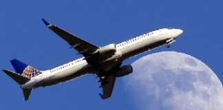 Security expert says he accessed Plane Controls mid-flight