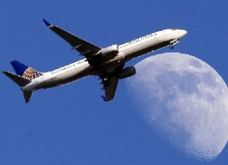 Security expert says he accessed Plane Controls mid-flight