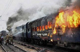 Short circuit, poor maintenance reasons of train fires: CAG