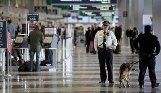 Chicago aviation police officers ask for guns to bolster security