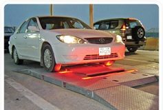 Vehicle scanners on approach road to Delhi airport