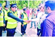 Private marshals to unclog Old, New Delhi Rly stations