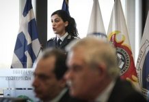 Police to replace private security on Athens metro