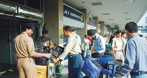 Centre, DIAL differ over security at IGI