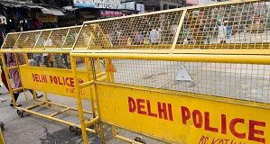 Don’t place barriers on roads without staff manning them: L-G to Delhi Police