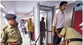 Rs 3 crore cash, gold jewellery, cameras left behind on Delhi Metro in last 3 years
