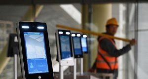 ACLU sues Homeland Security over airport face recognition program secrecy