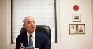 Biden picks Alejandro Mayorkas to head DHS