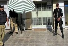 Karachi citizens withdrawing Rs. 500,000 or more from banks to get police security