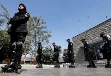 Cops in Karachi put on roller skates to stop street crimes