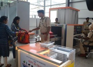 Airport X-ray machine tender comes under the scanner