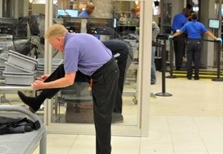 US airports end shoe removal policy at security screening