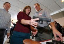 Cleveland to ban teachers from carrying guns