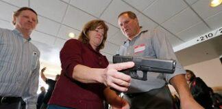Cleveland to ban teachers from carrying guns