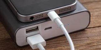 Emirates bans in-flight use of power banks citing fire safety risks