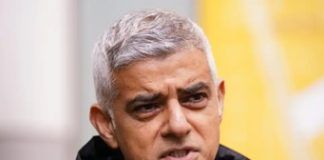 Government dithering over fire safety rules, says London mayor