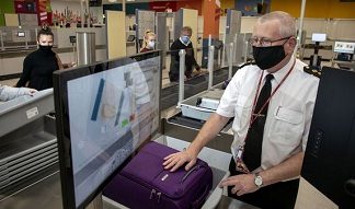 Irish airport security ‘exempt’ from self-isolation guidelines for close contacts