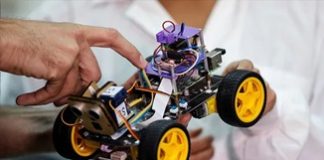 Israel launches sniffing robot to detect diseases, aid in security checks