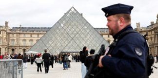 Louvre museum will need years to fix security issues, state auditor finds