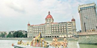 Mumbai Police investigate mystery boat near Gateway of India