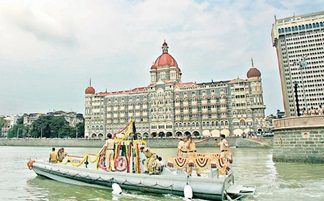 Mumbai Police investigate mystery boat near Gateway of India
