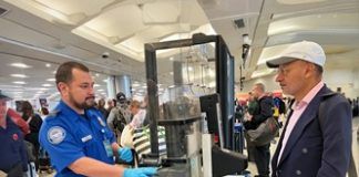 Republican senators move to shut down TSA, call for private security at airports