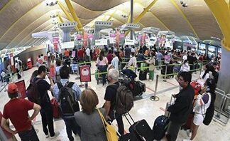 Ten companies bid for private security contracts at 46 Spanish airports