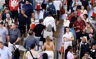 Trump orders airport security paid as travellers face hours-long queues