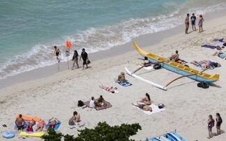US judge rules Hawaii cannot ban guns at beaches, other public places